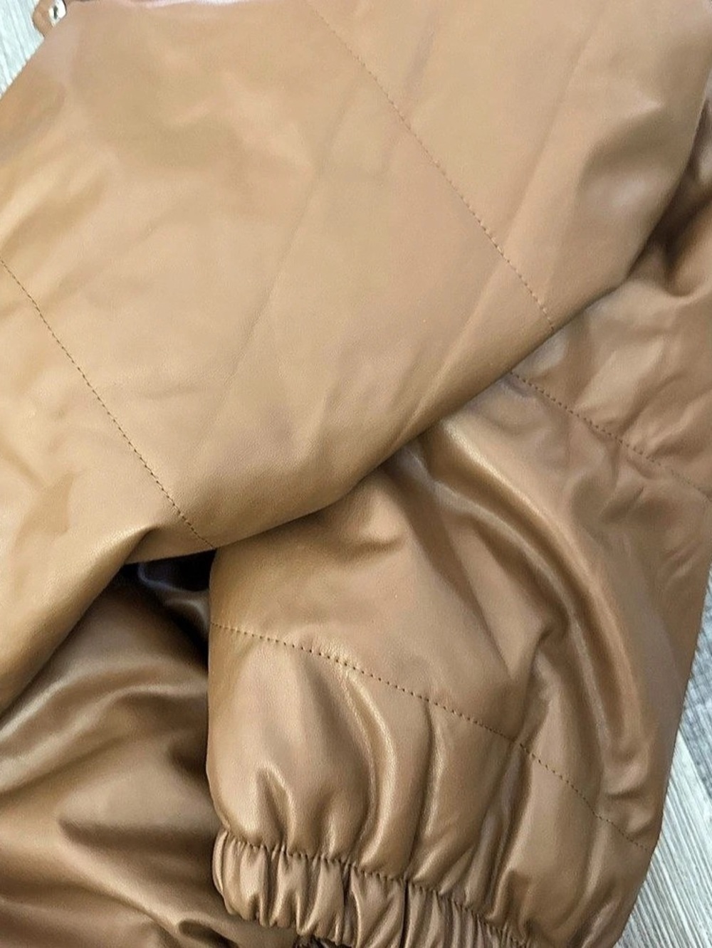 LE LIS Puffer Jacket in Brown Size Medium NWT - Picture 8 of 8